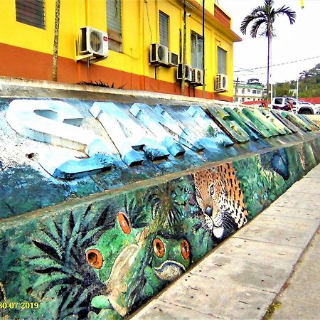 Iguana Roost Tourism Gold Standard Fully Equipped Two Bedroom Cabin San Ignacio Exteriör bild