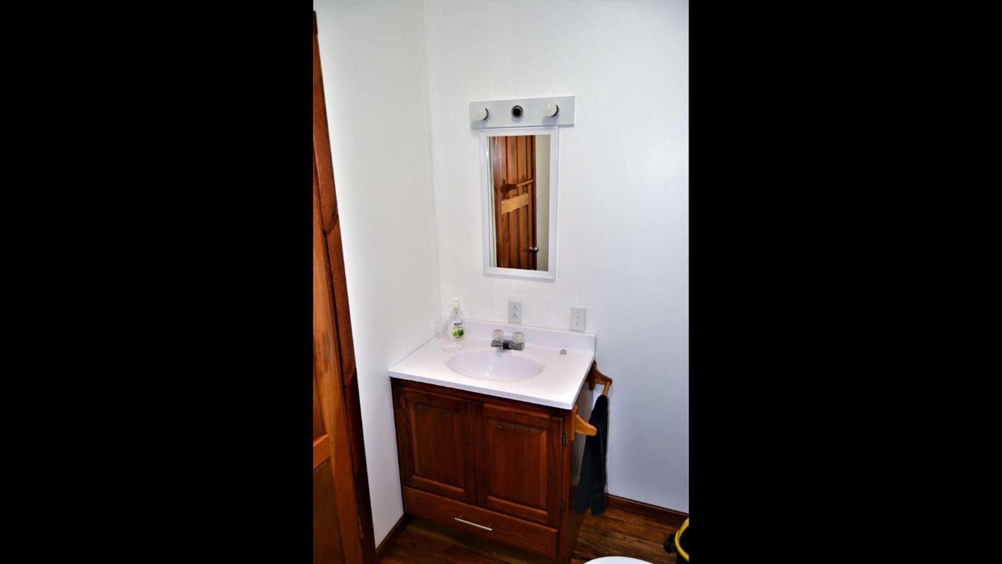 Iguana Roost Tourism Gold Standard Fully Equipped Two Bedroom Cabin San Ignacio Exteriör bild